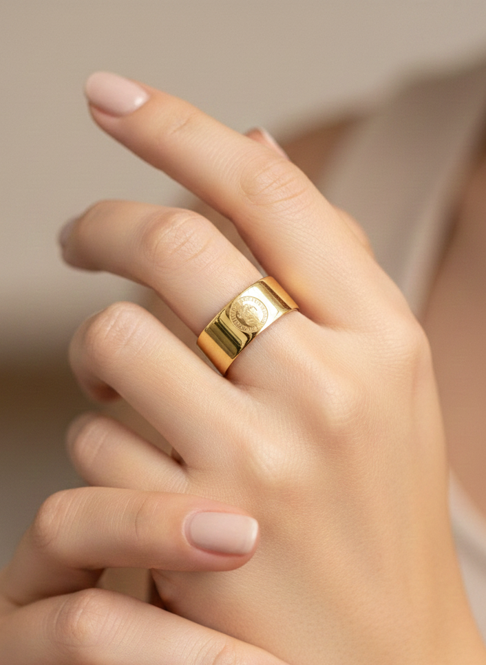 Heritage Crest Band Ring