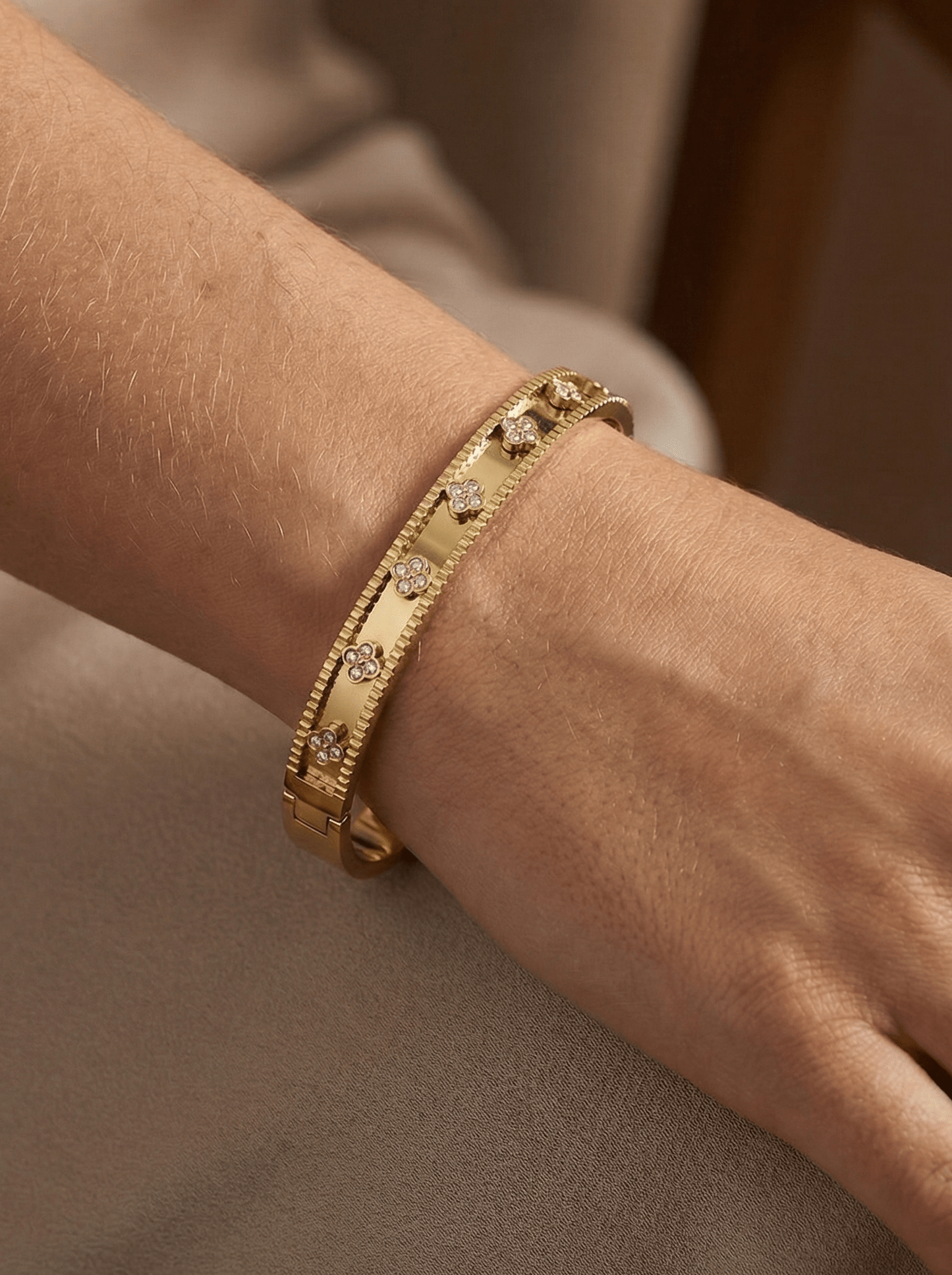 Floral Pattern Bangle - ZIORF