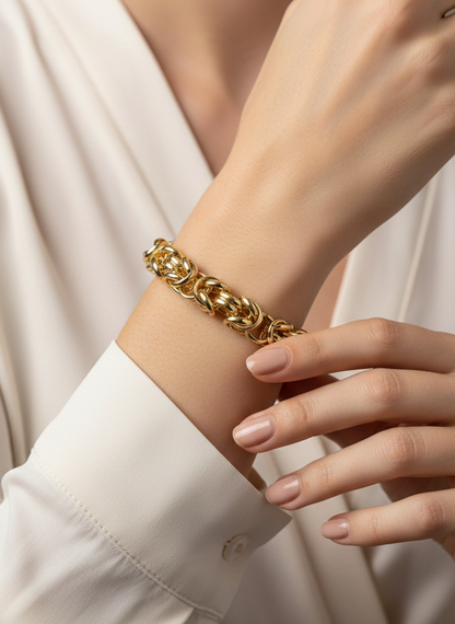 Golden Luxe Knot-Link Bracelet