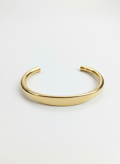 Gold Sleek Minimal Cuff