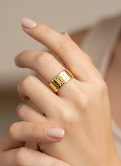 Heritage Crest Band Ring