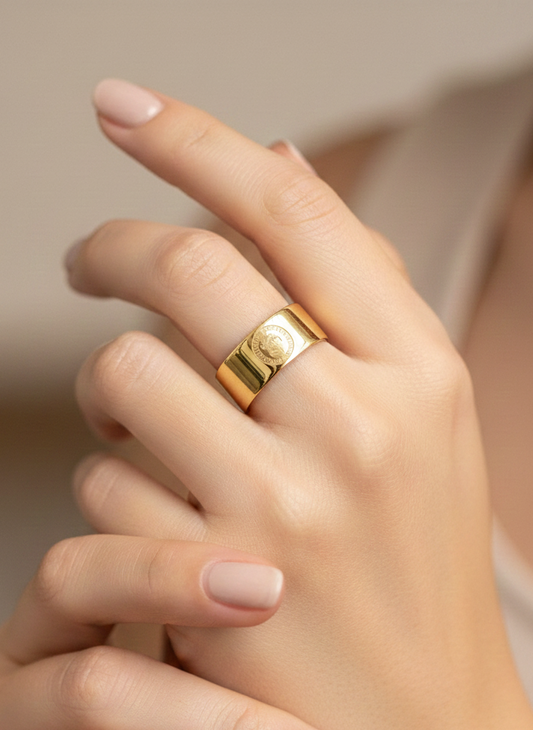 Heritage Crest Band Ring