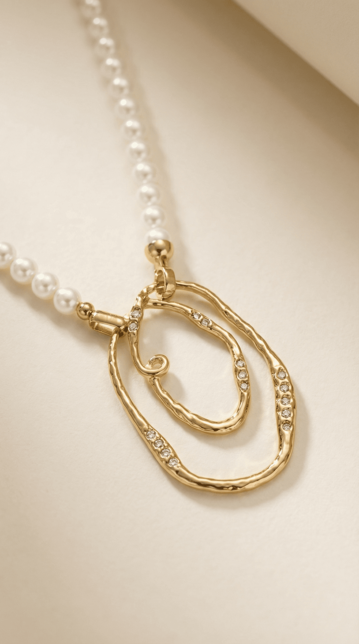 Abstract Crystal-Embellished Pearl Art Necklace - ZIORF